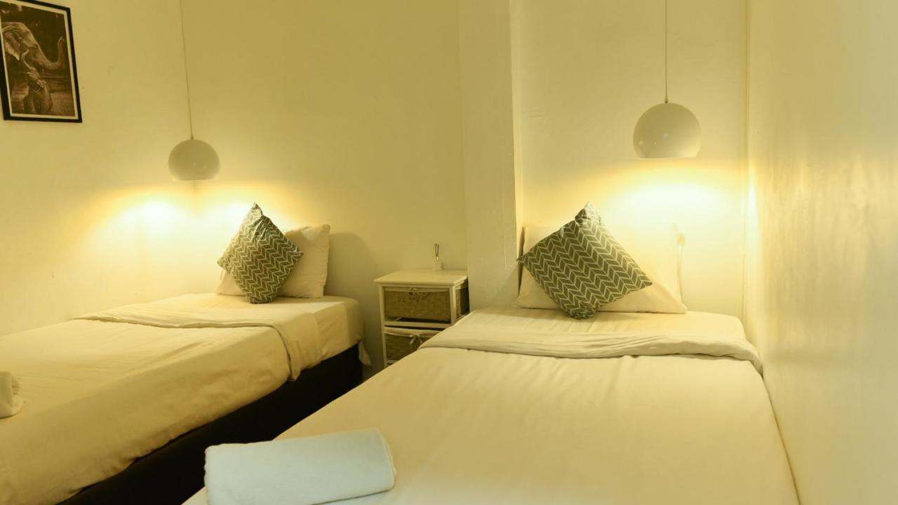 24 Poshtel Chiangmai Pansiyon Chiang Mai Dış mekan fotoğraf