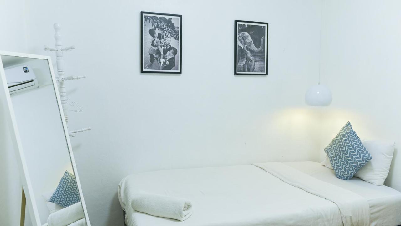24 Poshtel Chiangmai Pansiyon Chiang Mai Dış mekan fotoğraf