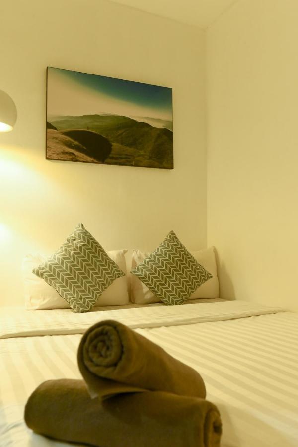24 Poshtel Chiangmai Pansiyon Chiang Mai Dış mekan fotoğraf