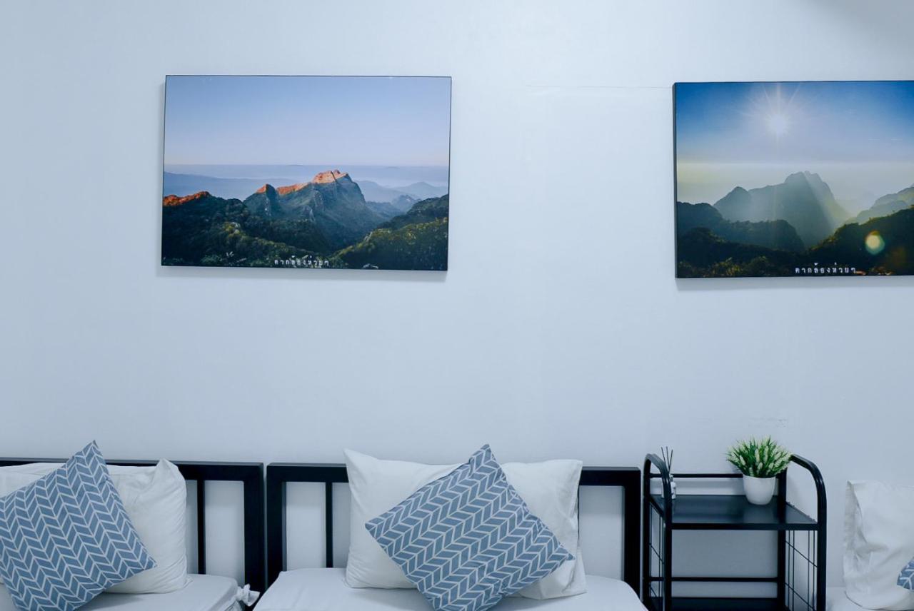 24 Poshtel Chiangmai Pansiyon Chiang Mai Dış mekan fotoğraf