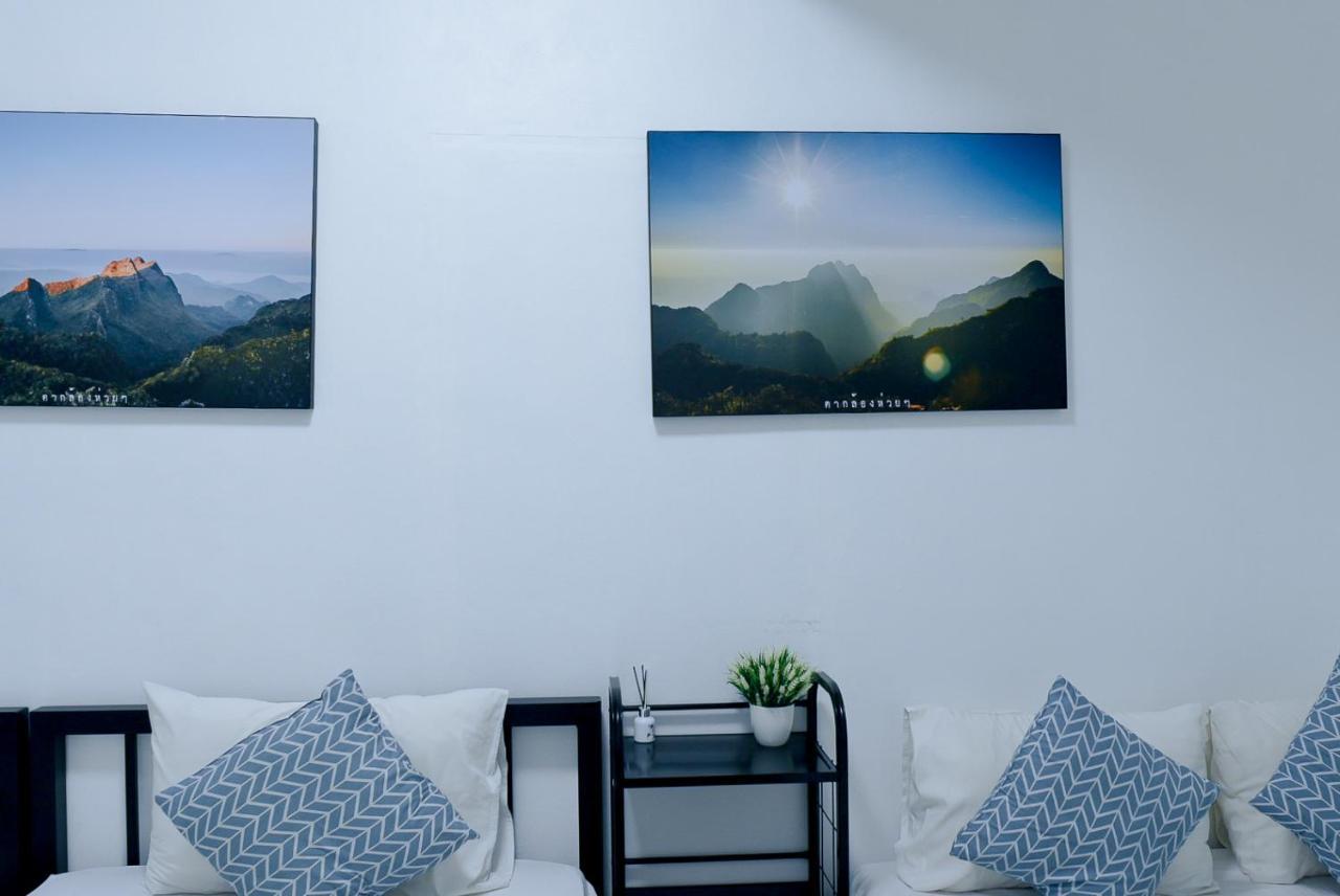 24 Poshtel Chiangmai Pansiyon Chiang Mai Dış mekan fotoğraf