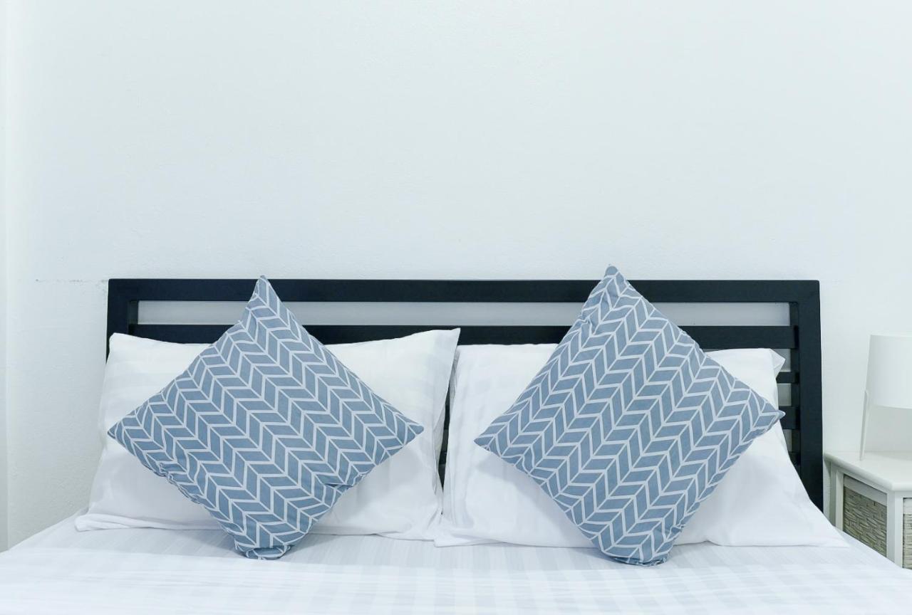 24 Poshtel Chiangmai Pansiyon Chiang Mai Dış mekan fotoğraf