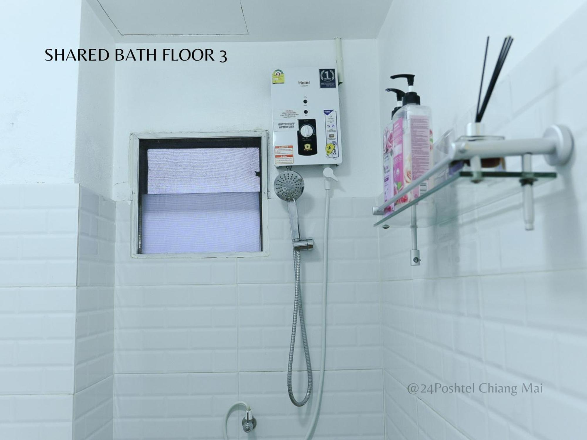 24 Poshtel Chiangmai Pansiyon Chiang Mai Oda fotoğraf